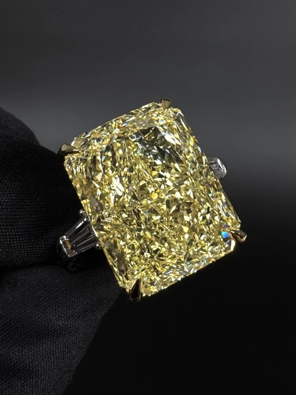 Earrings without a brand Yellow Diamond 37.02 CT Fancy Yellow/VS2 Ring 37.02 ct fancy ellow 7