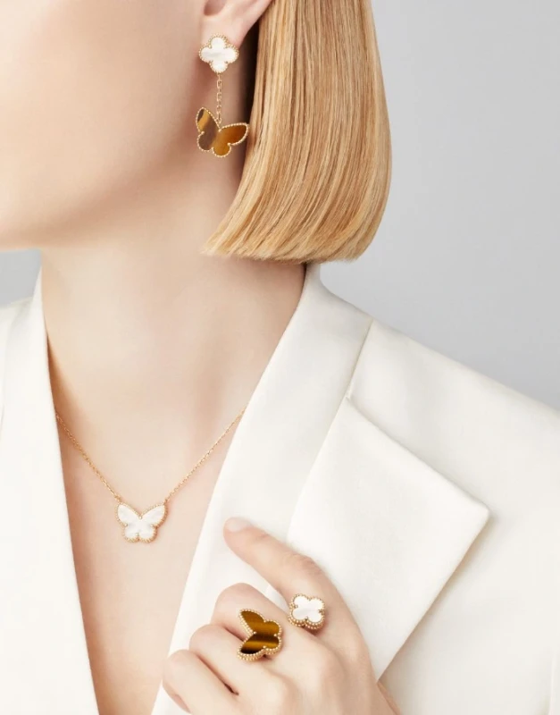 Van Cleef & Arpels LUCKY ALHAMBRA BUTTERFLY PENDANT VCARD99500 2