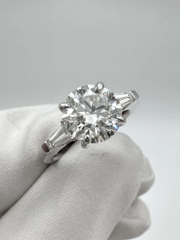 No name ROUND DIAMOND 2.01 CT I/VS2 RING (GIA) NN 2.01 CT I/VS2 (GIA) 2