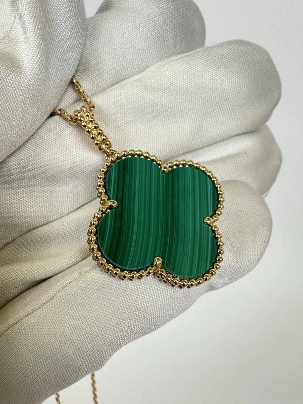 Van Cleef & Arpels. Magic Alhambra Long Necklace, 1 motif VCARO3MG00 6