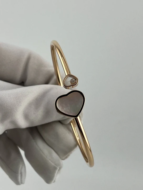 Chopard HAPPY HEARTS BANGLE, MOTHER OF PEARL, ROSE GOLD (SIZE M) 857482-5302 3
