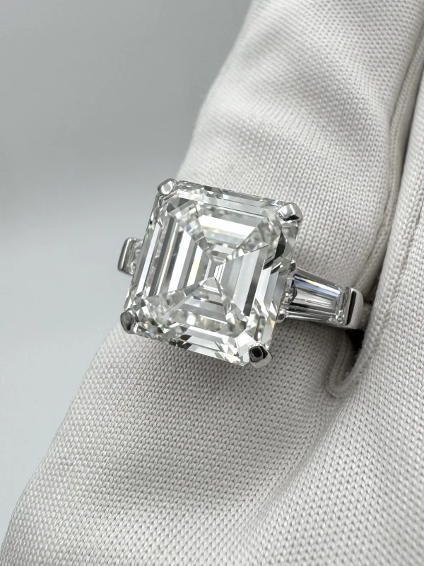 GRAFF ASSCHER CUT DIAMOND 5.58 CT I/INTERNALLY FLAWLESS RING (SIZE 51) GIA EXEX GR5.58CT 4