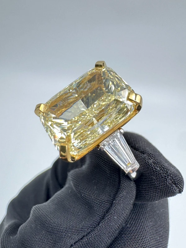 Earrings without a brand RADIANT DIAMOND 18.03 CT FANCY YELLOW/VS2 RING (SIZE 51) GIA nn18.03ct FY/VS2 5