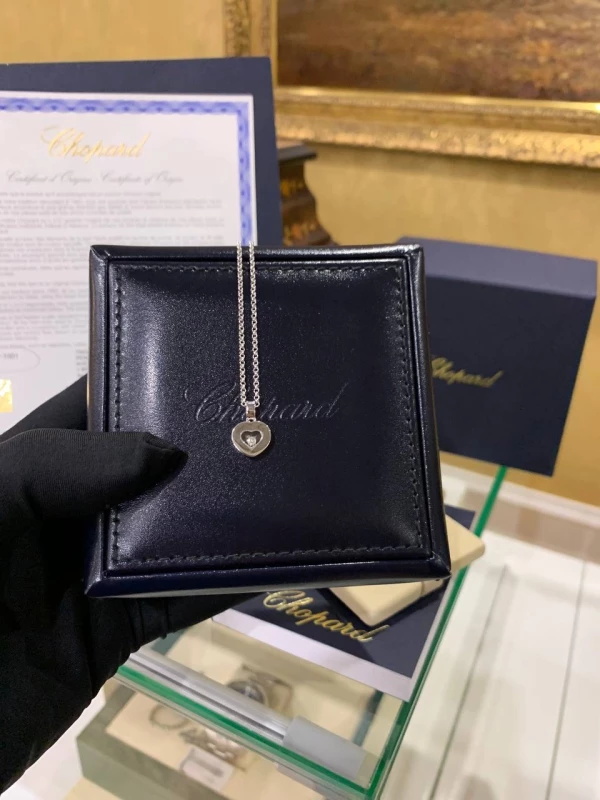 Chopard HAPPY DIAMONDS HEART PENDANT, WHITE GOLD 792897-1001 9