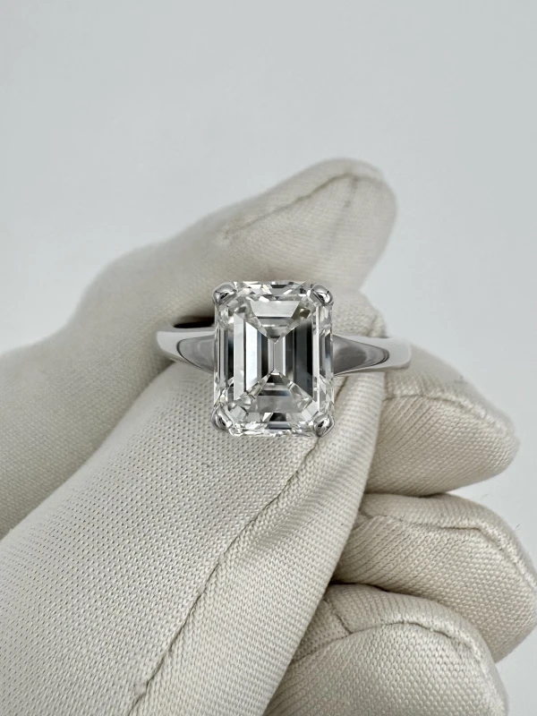 No name EMERALD DIAMOND 3.03 CT RING (SIZE 52) EM 3.03 CT H/VS1 2