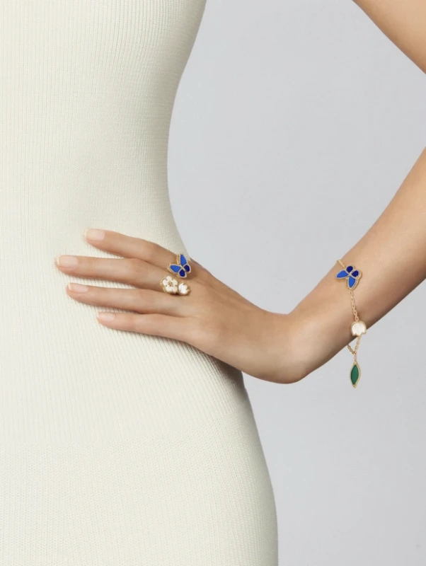 Van Cleef & Arpels. Lucky Spring Butterfly bracelet, 5 motifs VCARPHZV00 3