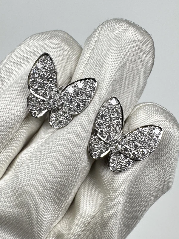 Van Cleef & Arpels. TWO BUTTERFLY EARRINGS VCARB82900 4