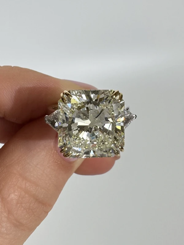 Earrings without a brand Radiant Diamond 11.10 ct N VS1 11.10 ct N VS1 2