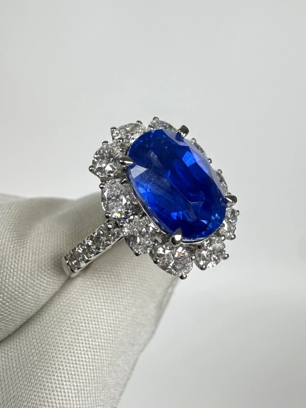 Earrings without a brand OVAL SAPPHIRE 7.04 CT "CORNFLOWER" RING, SRI LANKA (SIZE 53) GRS sap7.04ct 4