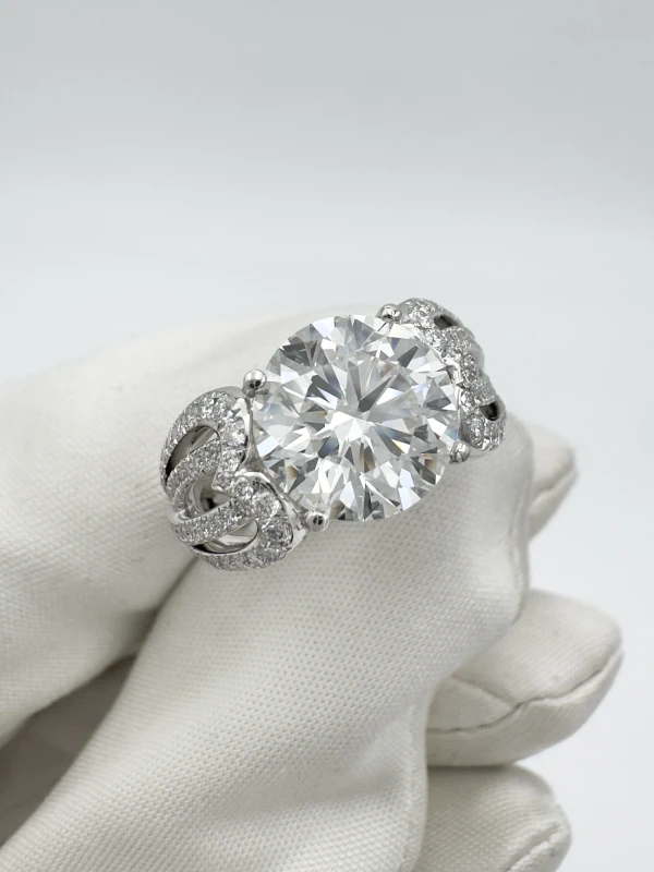 De Beers ROUND DIAMOND 3.02 CT F/VS2 RING (GIA) 2519576 3