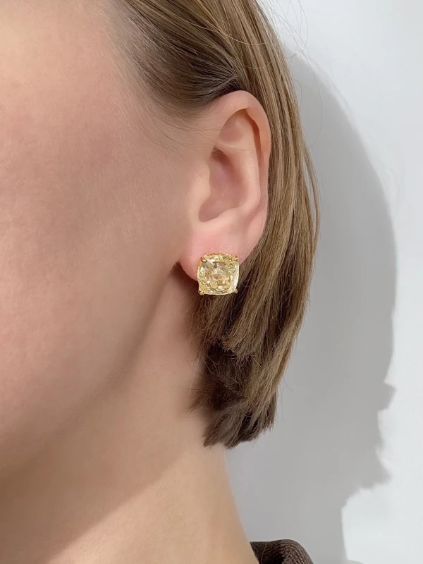 No name CUSHION DIAMOND 10.25 - 10.01 CT FANCY LIGHT YELLOW/VS EARRINGS (GIA) NN10.25-10.01 2