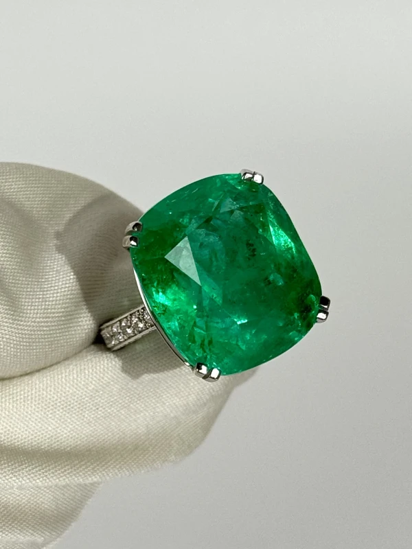 Earrings without a brand COLOMBIA EMERALD GREEN 29.59 CT RING (GRS) nn29.59 3