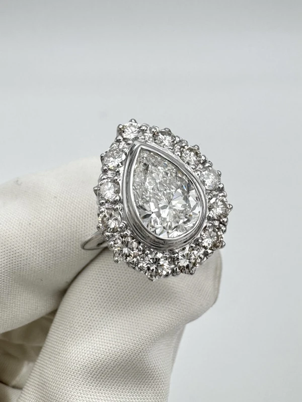 No name PEAR DIAMOND 2.04 CT F/VS2 RING (SIZE 52) NN2.04F/VS2 3