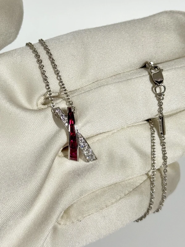 GRAFF KISS RUBY PENDANT RGP 654 5