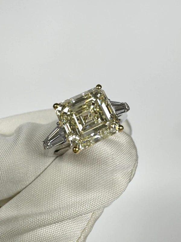 Earrings without a brand ASSCHER DIAMOND 5.01 CT U to V/VS2 RING (SIZE 51) GIA NN5.01 CT U-V/VS2 3