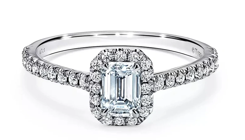 EMERALD DIAMOND 0.79 CT E/VS1 RING (SIZE 49)