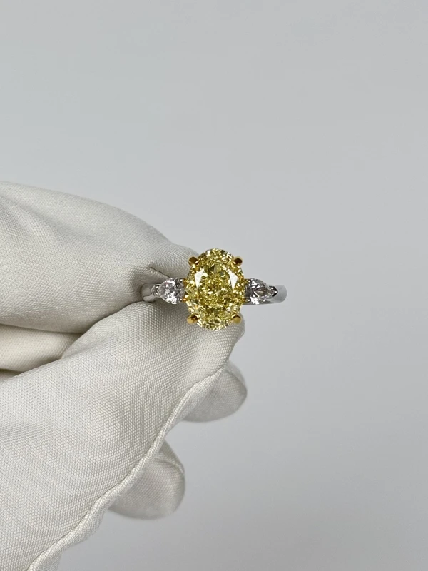 Earrings without a brand OVAL DIAMOND 5.01 CT FANCY YELLOW/VS1 RING (GIA) NN 5.01 CT FY/VS1 2