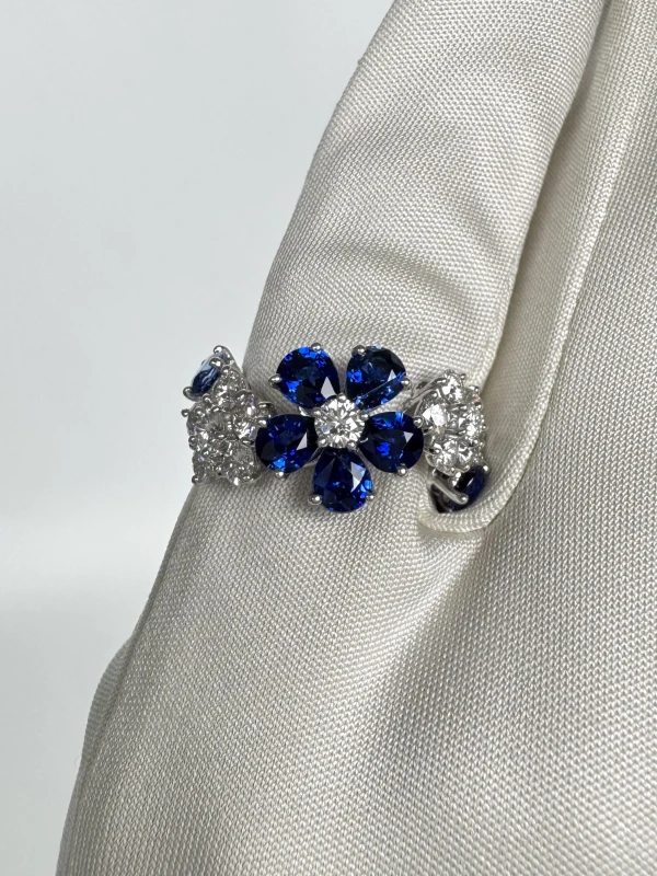 Van Cleef & Arpels FOLIE DES PRES RING VCARP05700 4