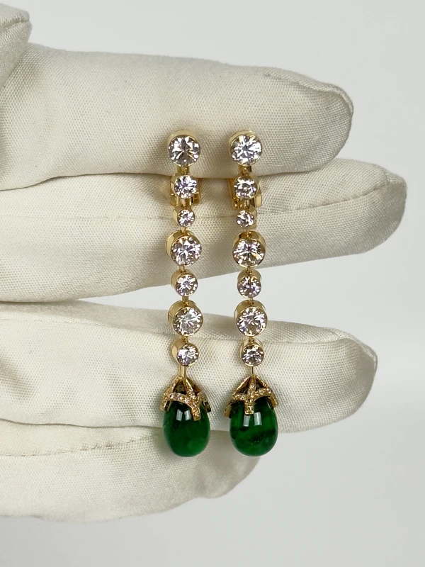 Chaumet СЕРЬГИ С ИЗУМРУДАМИ 4.37 CT - 4.50 CT 4.37 CT - 4.50 CT 3