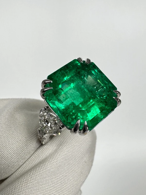No name COLOMBIA EMERALD 13.02 CT "VIVID GREEN" RING (SIZE 51) GRS EM13.02 4