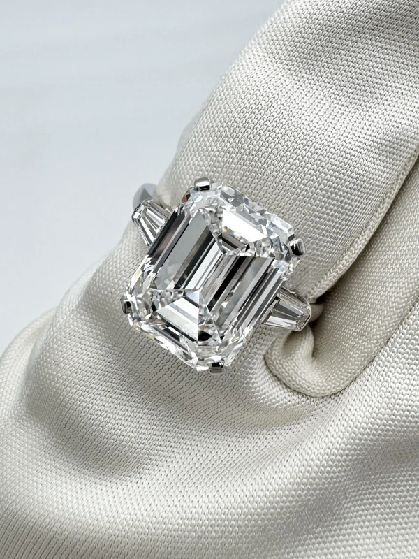 Bvlgari BVLGARI EMERALD DIAMOND 7.02 CT D/FLAWLESS RING (GIA) EXEX BVG7.02CT 4