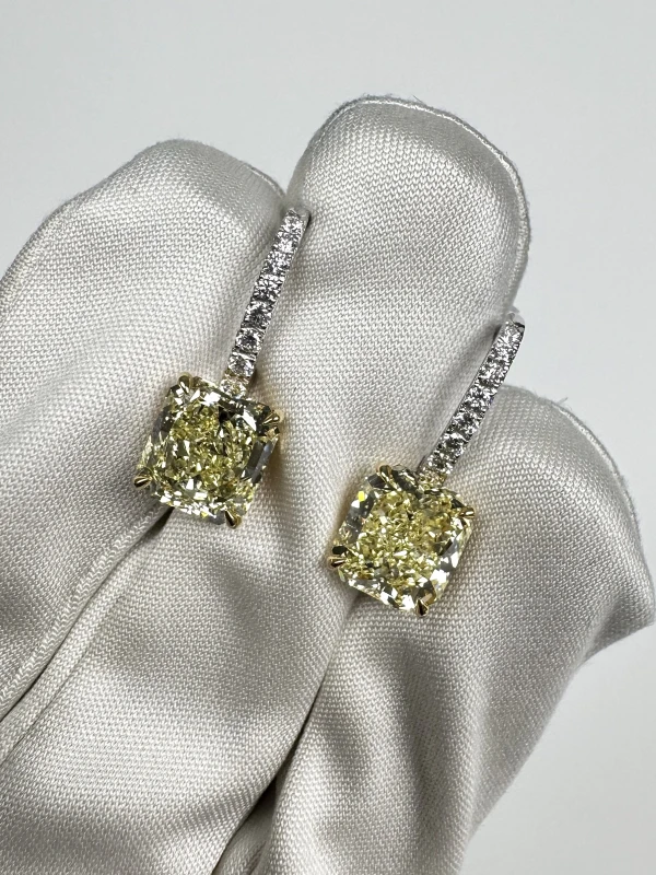Earrings without a brand СЕРЬГИ С БРИЛЛИАНТАМИ 3.24-3.11CT FY/VVS2-VS1 GIA NN3.24-3.11CT FY/VVS2-VS1 GIA 4