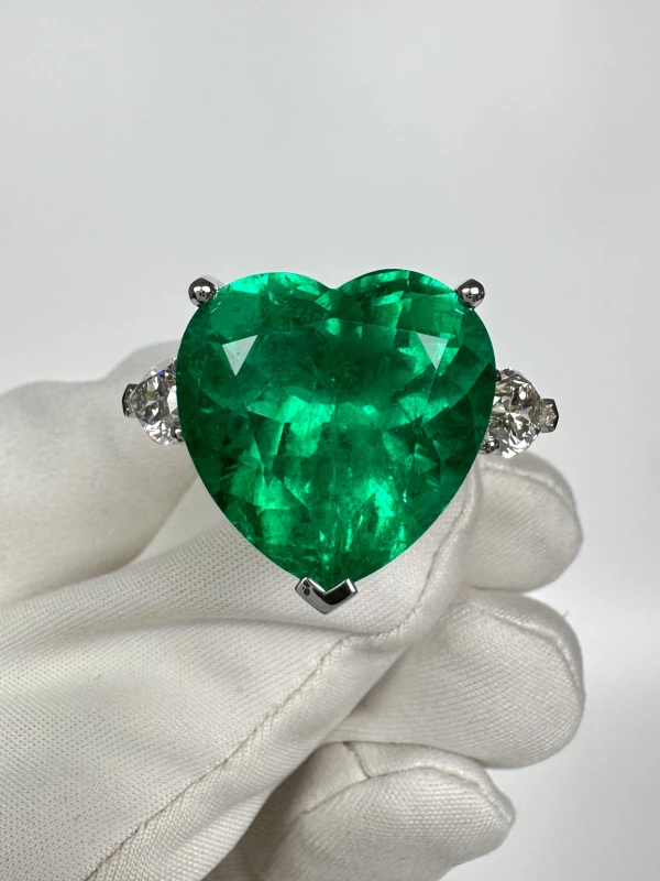 Earrings without a brand COLOMBIA EMERALD 18.13 CT VIVID GREEN RING (PLATINUM GRS, GUBELIN) EM 18.13CT 2