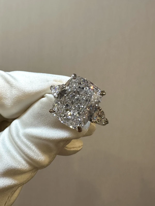 СЕРЬГИ NO NAME CUSHION DIAMOND 11.05 CT G*/VVS2 RING (GIA) NN11.05CT 4