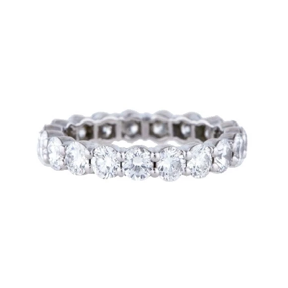 PRONG-SET ROUND BRILLIANT DIAMOND WEDDING BAND