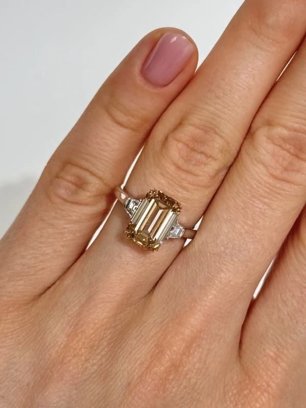 RalfDiamonds EMERALD DIAMOND 5.02 CT FANCY YELLOWISH BROWN/SI RING RDR5.02 4