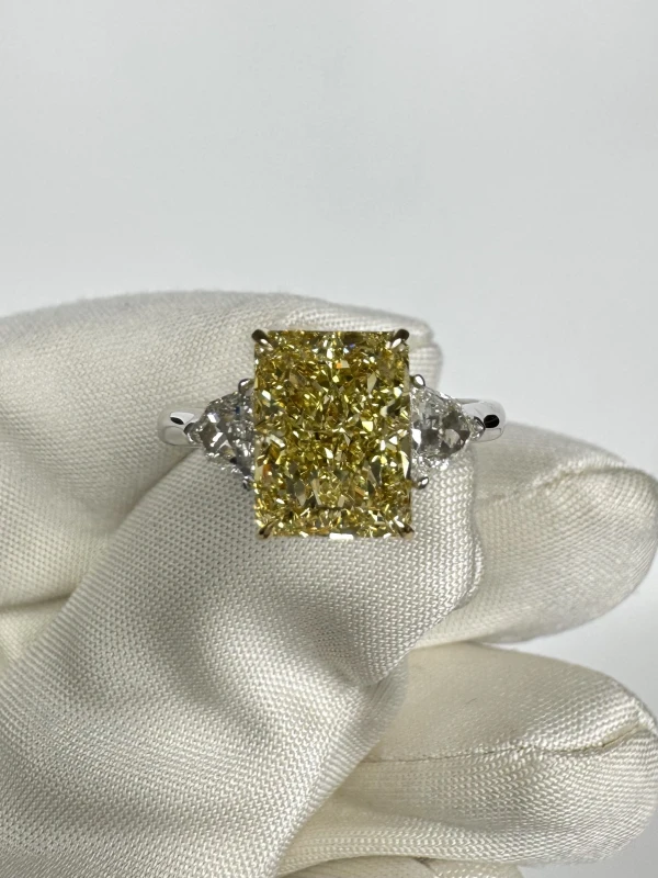 Earrings without a brand RADIANT DIAMOND 3.00 CT FANCY YELLOW/SI1 RING (GIA) nn3.00 FY/SI1 2