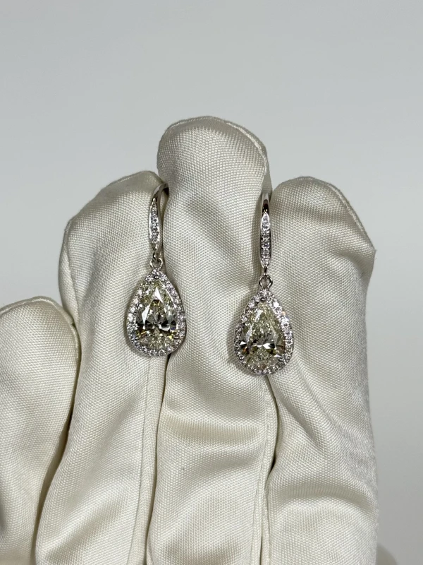 Earrings without a brand PEAR DIAMONDS 2.01-2.01 CT J/SI (GIA) NN2.01-2.01 CT J/SI 2