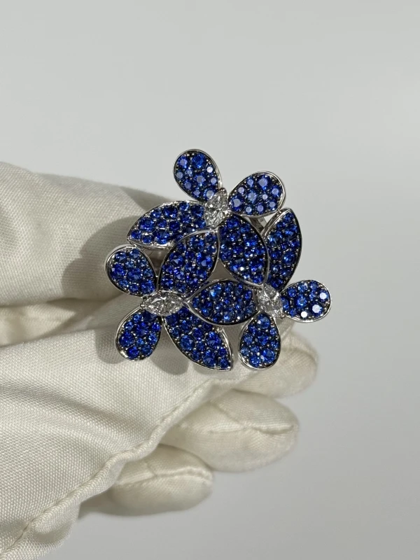 Graff TRIPLE PAVÉ BUTTERFLY RING GR 3.82 CT 2