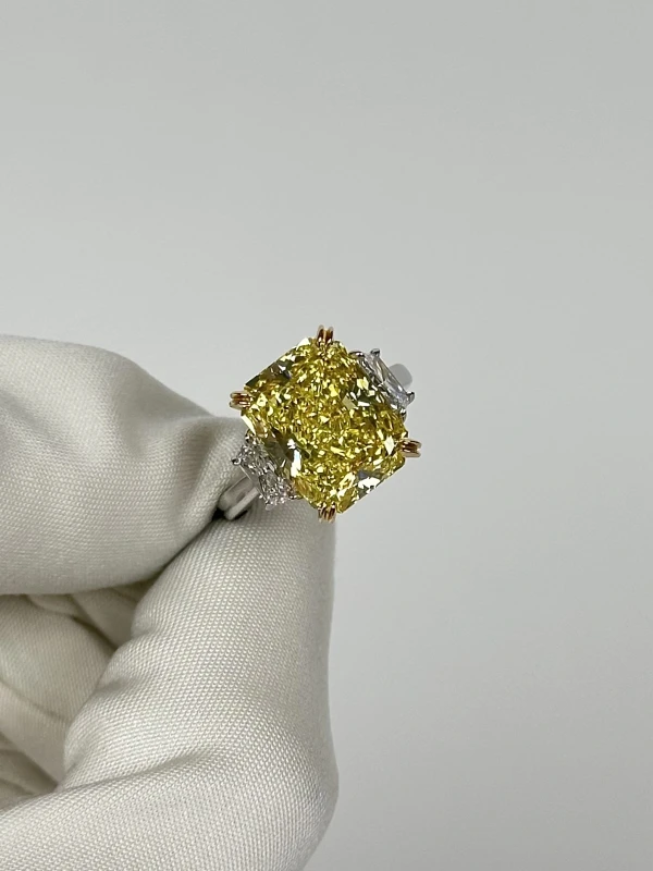 Bvlgari DIAMOND 8.08 CT FANCY VIVID YELLOW/VS2 RING (GIA) BVG8.08 3