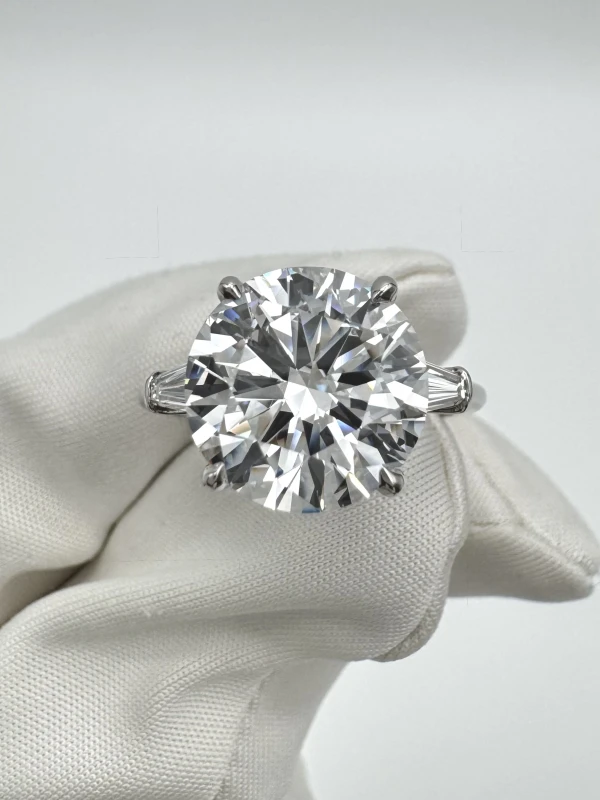 IVANKA TRUMP ROUND DIAMOND 5.24 CT F/VS1 RING BY IVANKA TRUMP (GIA) IT5.24 4