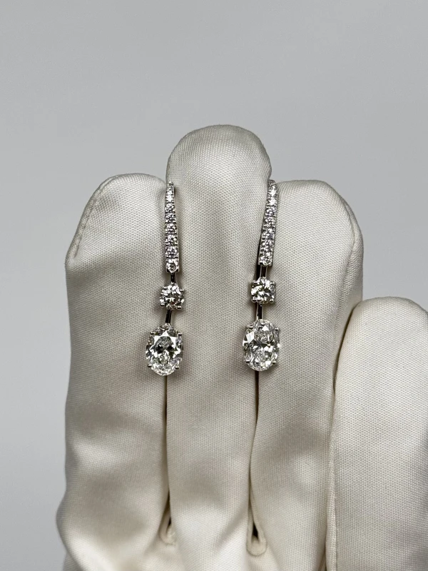 СЕРЬГИ NO NAME OVAL DIAMOND 2.01 - 2.01 CT E/VS2 EARRINGS (GIA) 2.01-2.01e/vs 2