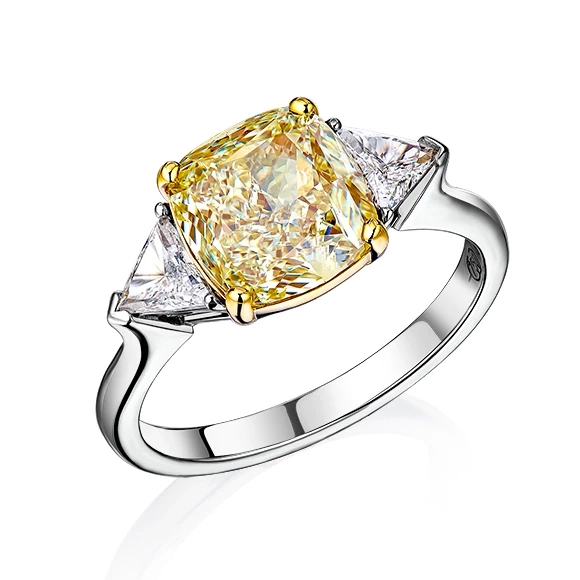 С БРИЛЛИАНТОМ 3.32 CT FANCY YELLOW/VS2