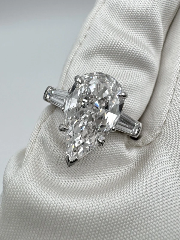 No name DIAMOND 1.85 CT D/VS2 RING (SIZE 52) NN3.24 CT F/VS2 4