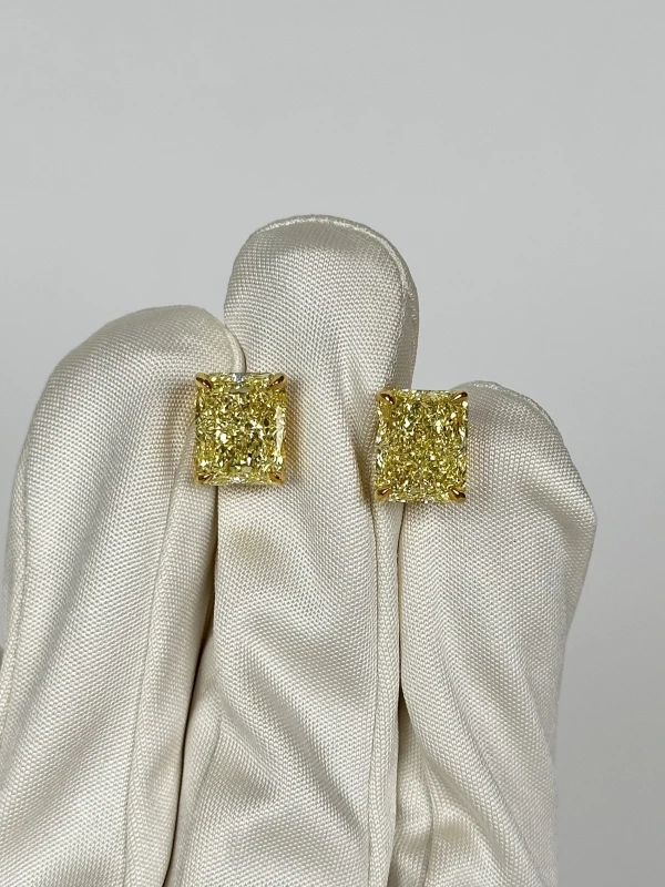 СЕРЬГИ NO NAME DIAMOND STUDS 5.02-5.10 CT Fancy Yellow.VS1 5.02-5.10 CT FY/VS1 3