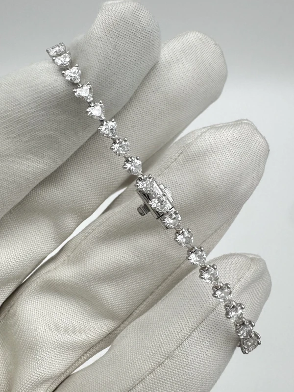 Graff HEART SHAPE DIAMOND BRACELET (SIZE 17) RGB609 5