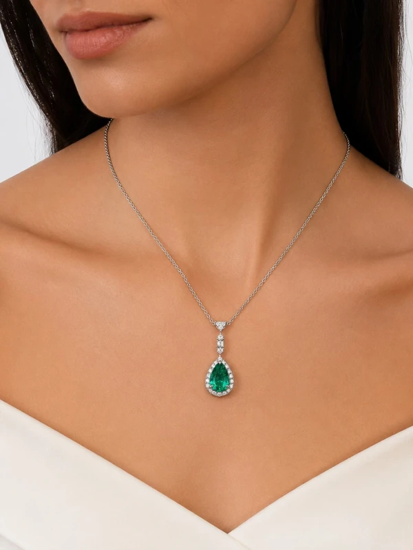 No name PEAR EMERALD 2.10 CT PENDANT EM2.10CT 2
