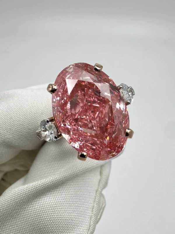 No name OVAL DIAMOND 12.01 CT FANCY VIVID PINK*/SI1 RING (SIZE 51) GIA NN12.01CT FVP*/SI1 6
