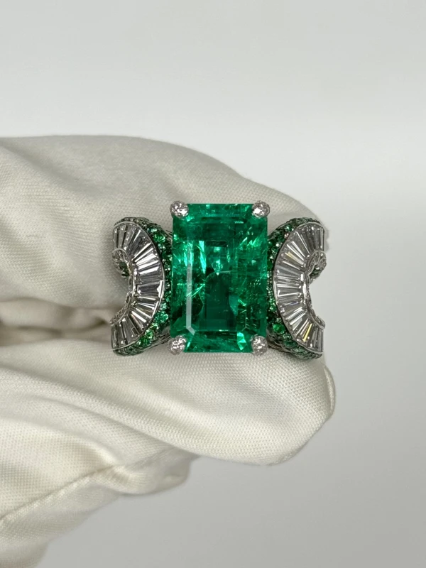 De Grisogono HIGH JEWELRY COLOMBIA GREEN EMERALD 14.002 CT RING (SSEF CERTIFIED) 282455 4