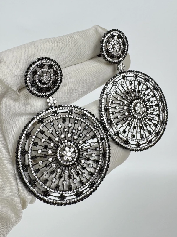 Jacob & Co LIMITED EDITION BLACK&WHITE DIAMONDS EARRINGS JCO980 4