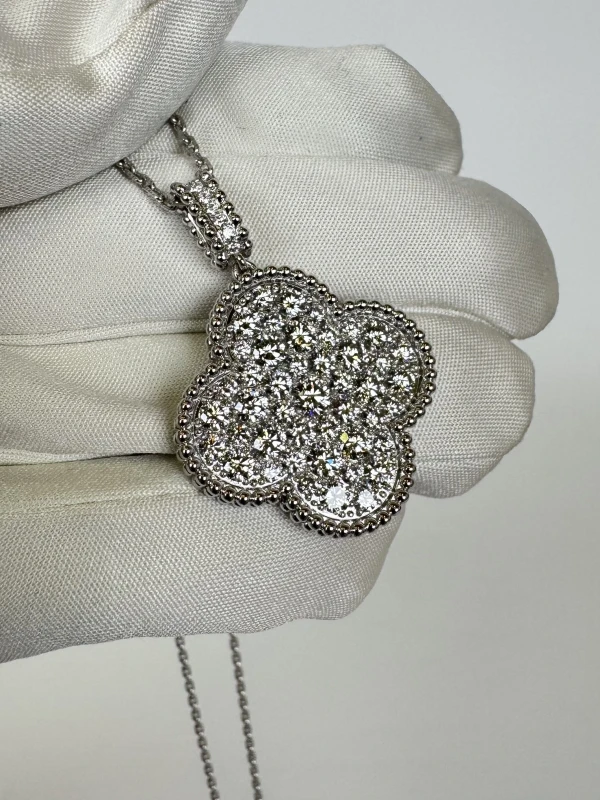 Van Cleef & Arpels Magic Alhambra long necklace, 1 motif VCARO49O00 6