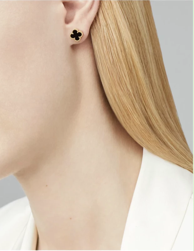 Van Cleef & Arpels. SWEET ALHAMBRA EARSTUDS VCARA44900 1