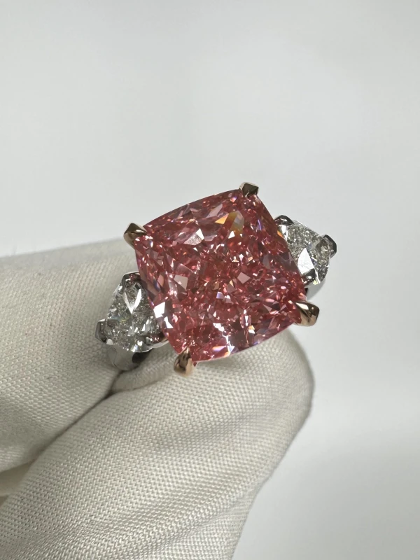 No name CUSHION DIAMOND 7.01 CT FANCY VIVID PINK*/VVS2 RING (SIZE 53) GIA NN7.01 CT FVP/VVS2 4