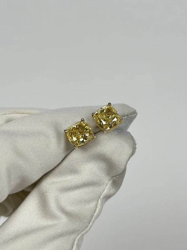 СЕРЬГИ NO NAME CUSHION DIAMOND 3.01 - 3.01 CT FANCY INTENSE YELLOW/VS1 EARRINGS NN3.01-3.01 CT FIY-VS 3