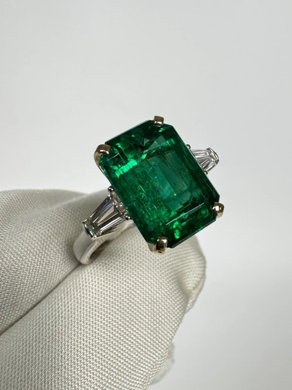 DeRosa CLASSIC EMERALD 5.31 CT VIVID TO DEEP GREEN RING (GRS) R136348 3