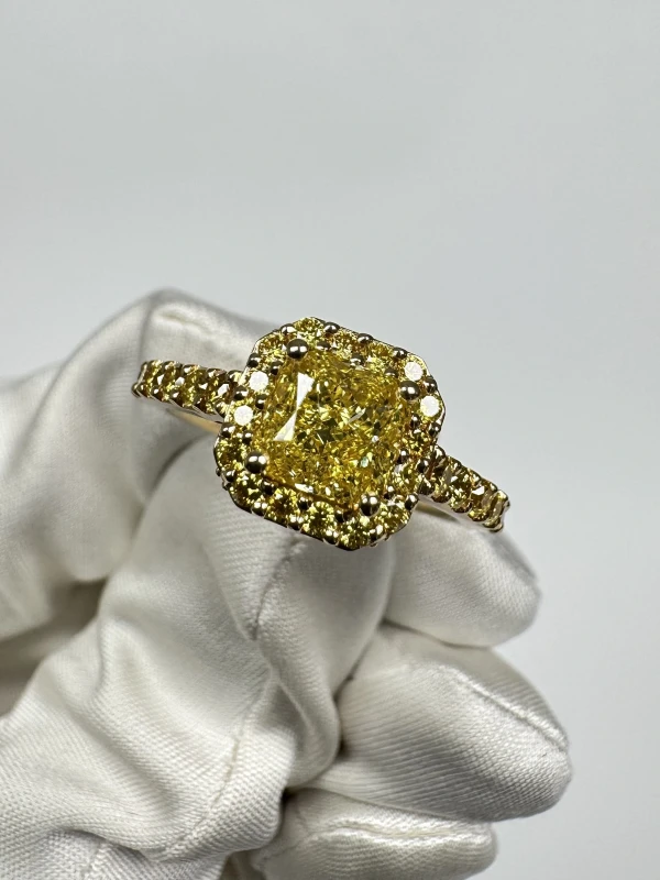 No name RADIANT DIAMOND 1.28 CT FANCY VIVID YELLOW/VS1 RING (GIA) NN1.28 4